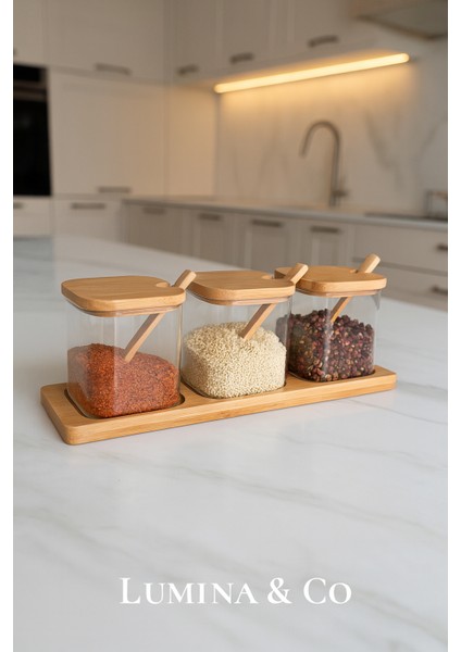 Bambu Kapaklı 3’lü Cam Baharatlık Seti – Kaşıklı ve Standlı