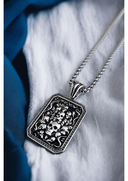 Gümüş Kaplama Krom-Çelik Erkek Kolyesi Ölüler Yurdu Kurukafa Madalyon fırsatları