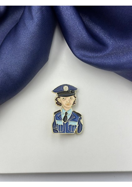 Mavi Mineli Kadın Polis Komser Figürlü Tasarım Meslek Broş Yaka Iğnesi modelleri