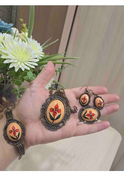 El Yapımı Çiçek Desenli Antik Bronz Takı Seti (Kolye + Küpe + Yüzük + Bileklik)