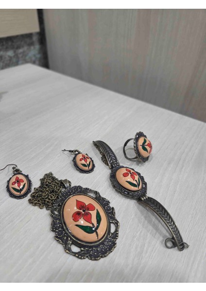 El Yapımı Çiçek Desenli Antik Bronz Takı Seti (Kolye + Küpe + Yüzük + Bileklik) modelleri