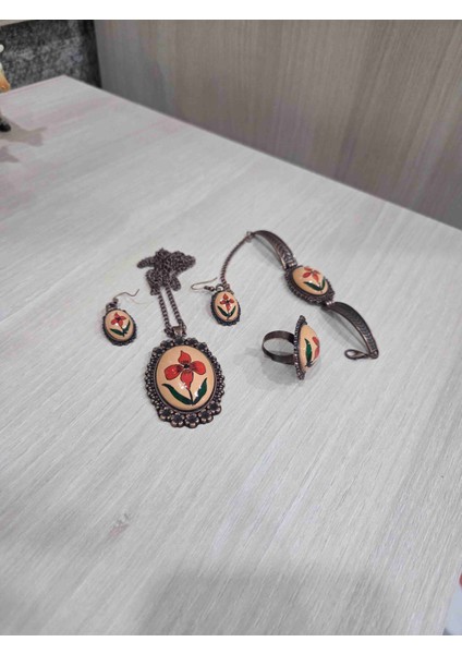 El Yapımı Çiçek Desenli Antik Bronz Takı Seti (Kolye + Küpe + Yüzük + Bileklik) modelleri