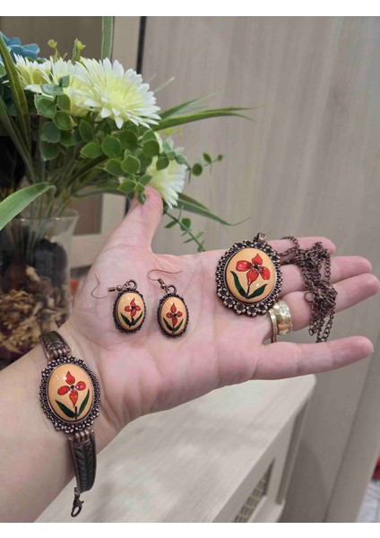 El Yapımı Çiçek Desenli Antik Bronz Takı Seti (Kolye + Küpe + Yüzük + Bileklik) fırsatları
