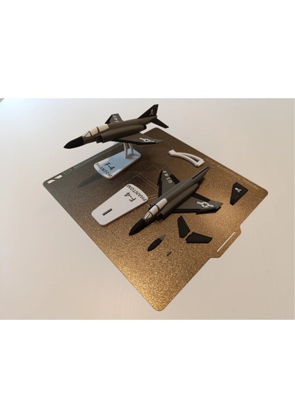 F-4 Phantom II Uçak Model Kiti – Usaf Siyah Gri Özel Sürüm modelleri