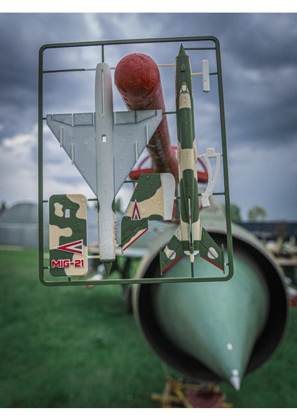 Hunaf Mig-21 Uçak Model Kiti fırsatları