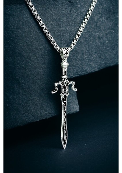 Gümüş Kaplama Krom-Çelik Erkek Kolyesi Efsane Attila'nın Kılıcı Madalyon Kılıç