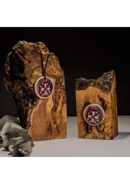 Kafatası Haçı Seramik Kolye – Stres ve Denge Kolyesi fırsatları