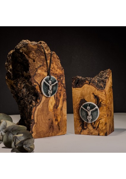 Isa Figürlü Seramik Kolye – Stres ve Denge Kolyesi fırsatları