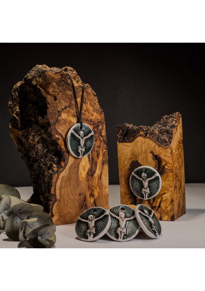 Isa Figürlü Seramik Kolye – Stres ve Denge Kolyesi indirimleri