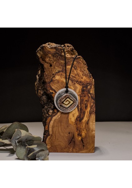 Toprak Spiral Desenli Seramik Kolye – Stres ve Denge Kolyesi fiyatları