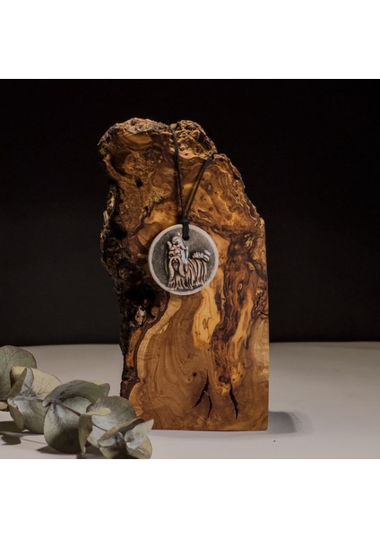 Shih Tzu Köpek Figürlü Seramik Kolye – Stres ve Denge Kolyesi