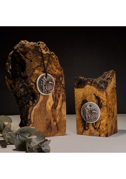 Shih Tzu Köpek Figürlü Seramik Kolye – Stres ve Denge Kolyesi fırsatları