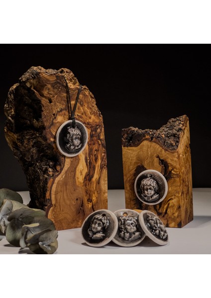 Barok Melek Yüzlü Seramik Kolye – Stres ve Denge Kolyesi indirimleri