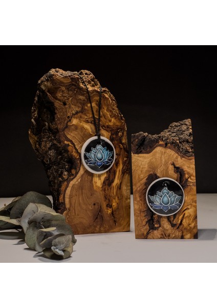 Mavi Lotus Çiçeği Seramik Kolye – Stres ve Denge Kolyesi fırsatları