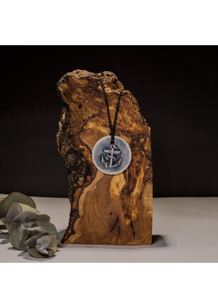 Çapa Desenli Seramik Kolye – Stres ve Denge Kolyesi