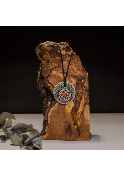 Dantel Güneş Motifli Seramik Kolye – Stres ve Denge Kolyesi fiyatları