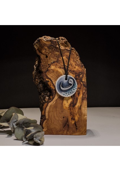 Vav Harfi Seramik Kolye – Stres ve Denge Kolyesi