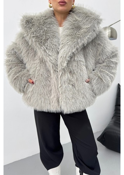 Kadın Kürk Şık Geniş Yaka Astarlı Çıtçıt Düğmeli premium kürk