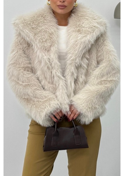 Kadın Kürk Şık Geniş Yaka Astarlı Çıtçıt Düğmeli premium kürk modelleri