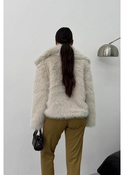 Kadın Kürk Şık Geniş Yaka Astarlı Çıtçıt Düğmeli premium kürk