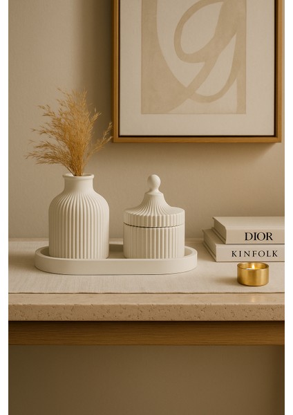 3 Parçalı Dekoratif Set – Çizgili Vazo, Kapaklı Mumluk & Oval Tepsi fırsatları