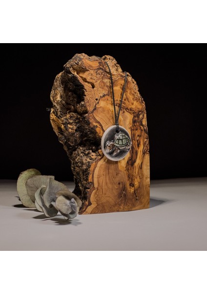 Kaplumbağa Desen Seramik Kolye – Stres ve Denge Kolyesi fiyatları