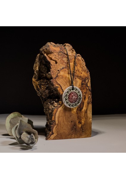 Kırmızı Spiral Koruma Seramik Kolye – Stres ve Denge Kolyesi fiyatları