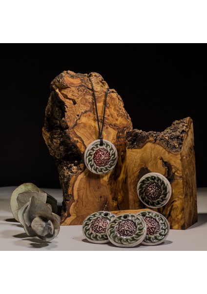 Kırmızı Spiral Koruma Seramik Kolye – Stres ve Denge Kolyesi indirimleri