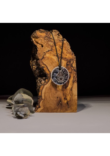 Kalp Evi Seramik Kolye – Stres ve Denge Kolyesi