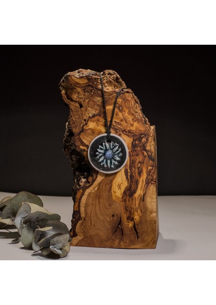 Mavi Çiçek Seramik Kolye – Stres ve Denge Kolyesi