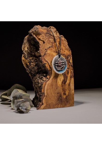 Rotasız Gemi Seramik Kolye – Stres ve Denge Kolyesi