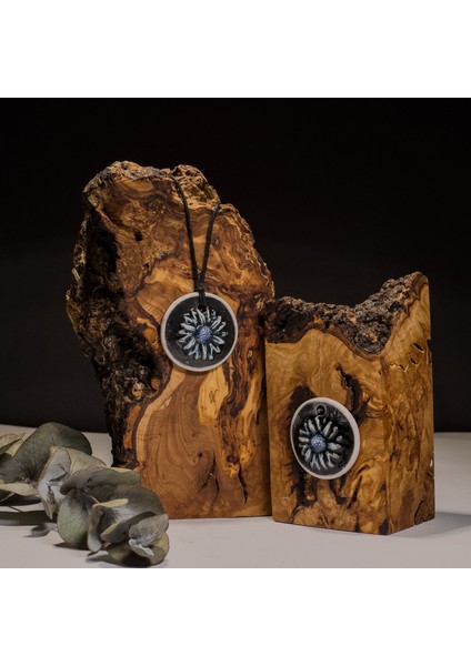 Mavi Çiçek Seramik Kolye – Stres ve Denge Kolyesi fırsatları