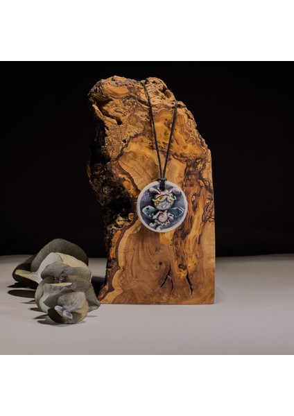 Masal Kahramanı Seramik Kolye – Stres ve Denge Kolyesi