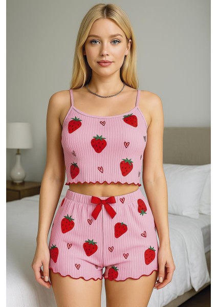 Pamuklu Pembe Üstüne Çilek Desen Fitilli Askılı Şortlu Pijama Takımı