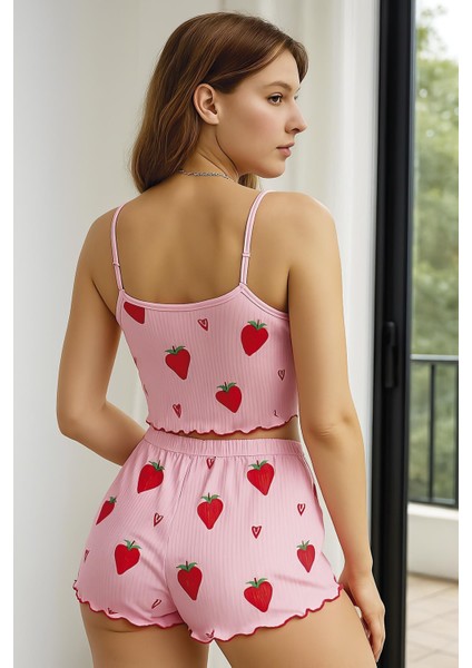 Pamuklu Pembe Üstüne Çilek Desen Fitilli Askılı Şortlu Pijama Takımı fiyatları