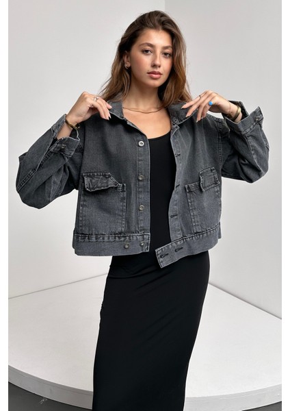 Çift Cep Beli Düğme Detaylı Denim Ceket fırsatları