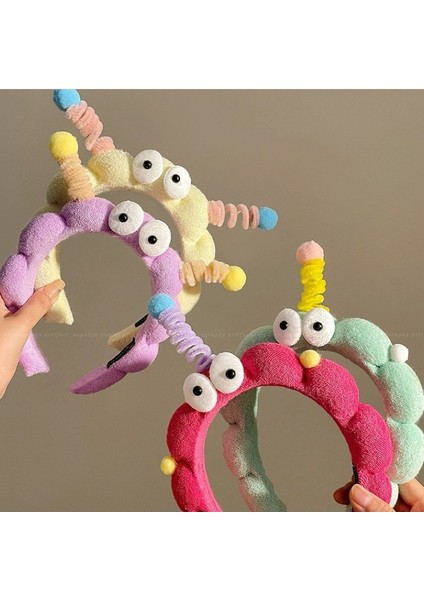 Büyük Gözlü Çocuk Yüzünü Yıkadığı ve Yüksek Kafatası Saç Bandı ile Fotoğraf (Yurt Dışından) indirimleri