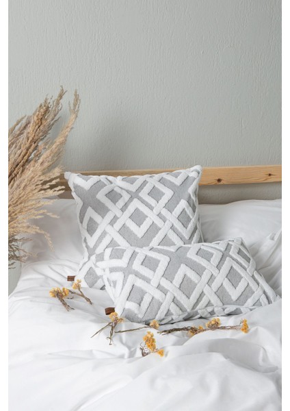 Gri Punch Desenli Dekoratif Kırlent Kılıfı – Pamuk ve Mikro Polyester, Çift Taraflı, Gizli Fermuarlı