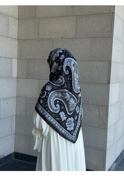 Pamuklu Flora Desen Eşarp-Siyah/gri