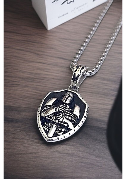 Gümüş Kaplama Krom-Çelik Erkek Kolyesi Kraliyet Şovalye Madalyon fırsatları