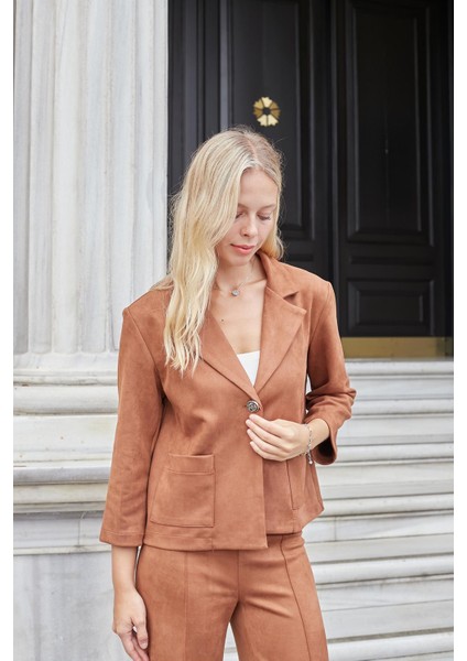 Kadın Yakalı Rahat Kesim Uzun Kol Hafif Likralı Süet Kumaş Düğmeli Cepli Blazer Ceket-Taba fiyatları