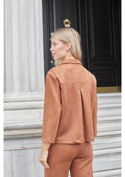 Kadın Yakalı Rahat Kesim Uzun Kol Hafif Likralı Süet Kumaş Düğmeli Cepli Blazer Ceket-Taba modelleri