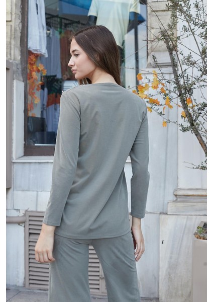 Kadın Ipeksi Esnek Modal Kumaş V Yaka Uzun Kol Omuz Aksesuarlı Düğmeli Uzun Blazer Ceket-Haki fiyatları