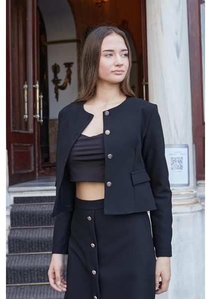 Kadın Hafif Esnek Kumaş Geniş Sıfır Yaka Cep Kapaklı Uzun Kol Dar Kesim Hafif Kısa Blazer Ceket-Siyah fiyatları