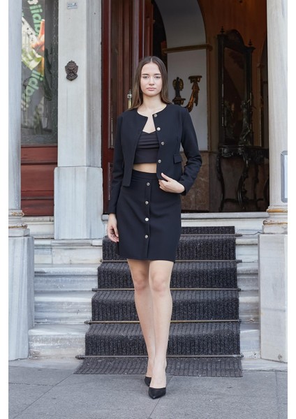 Kadın Hafif Esnek Kumaş Geniş Sıfır Yaka Cep Kapaklı Uzun Kol Dar Kesim Hafif Kısa Blazer Ceket-Siyah indirimleri