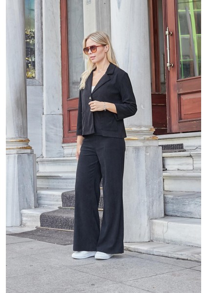 Kadın Fitilli Kadife Kumaş Yakalı Cep Kapaklı Uzun Kol Arkası Pili Kaşeli Rahat Kesim Ceket-Siyah fiyatları