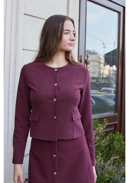 Kadın Hafif Esnek Kumaş Geniş Sıfır Yaka Cep Kapaklı Uzun Kol Dar Kesim Hafif Kısa Blazer Ceket-Bordo