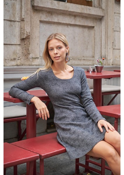 Kadın Ekose Desenli Kışlık Eteği Kiloş Diz Boy Elbise-Antrasit modelleri