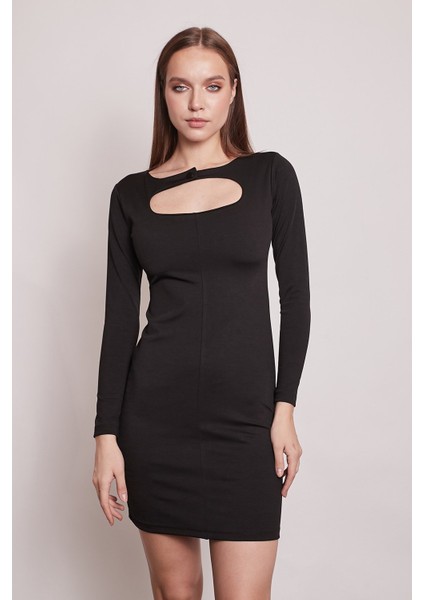 Geniş Sıfır Yaka Uzun Kol Diz Altı Likralı Kumaş Elbise-Siyah