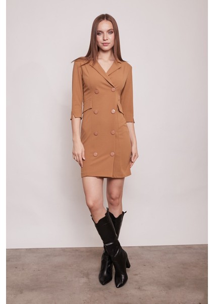 Yakalı Sırt Dekolteli Anvelop Likralı Kumaş Düğmeli Ceket Elbise-Camel